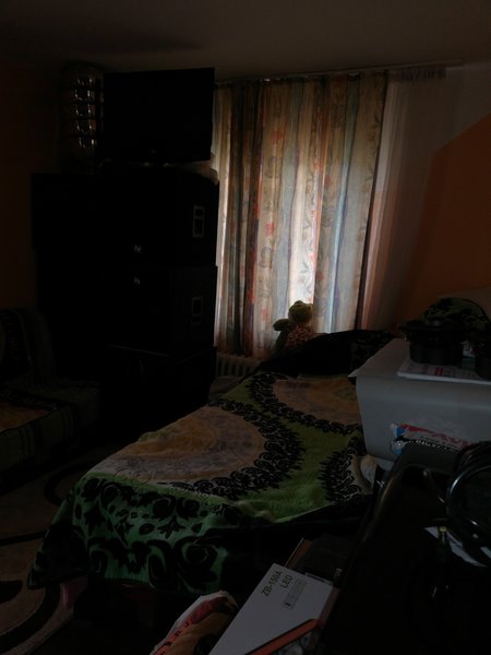 Camera de apartament pentru o fata din provincie.